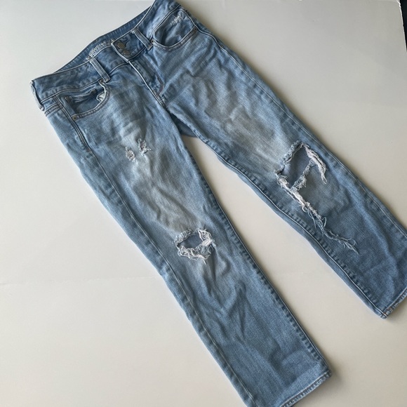 Size 2 American eagle jeans. Just pulled tags off and they didn’t fit:( - Picture 1 of 3